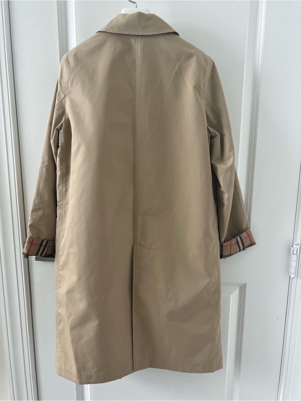 Burberry Revesible  Trench Coat with Beige - Picture 2 of 10
